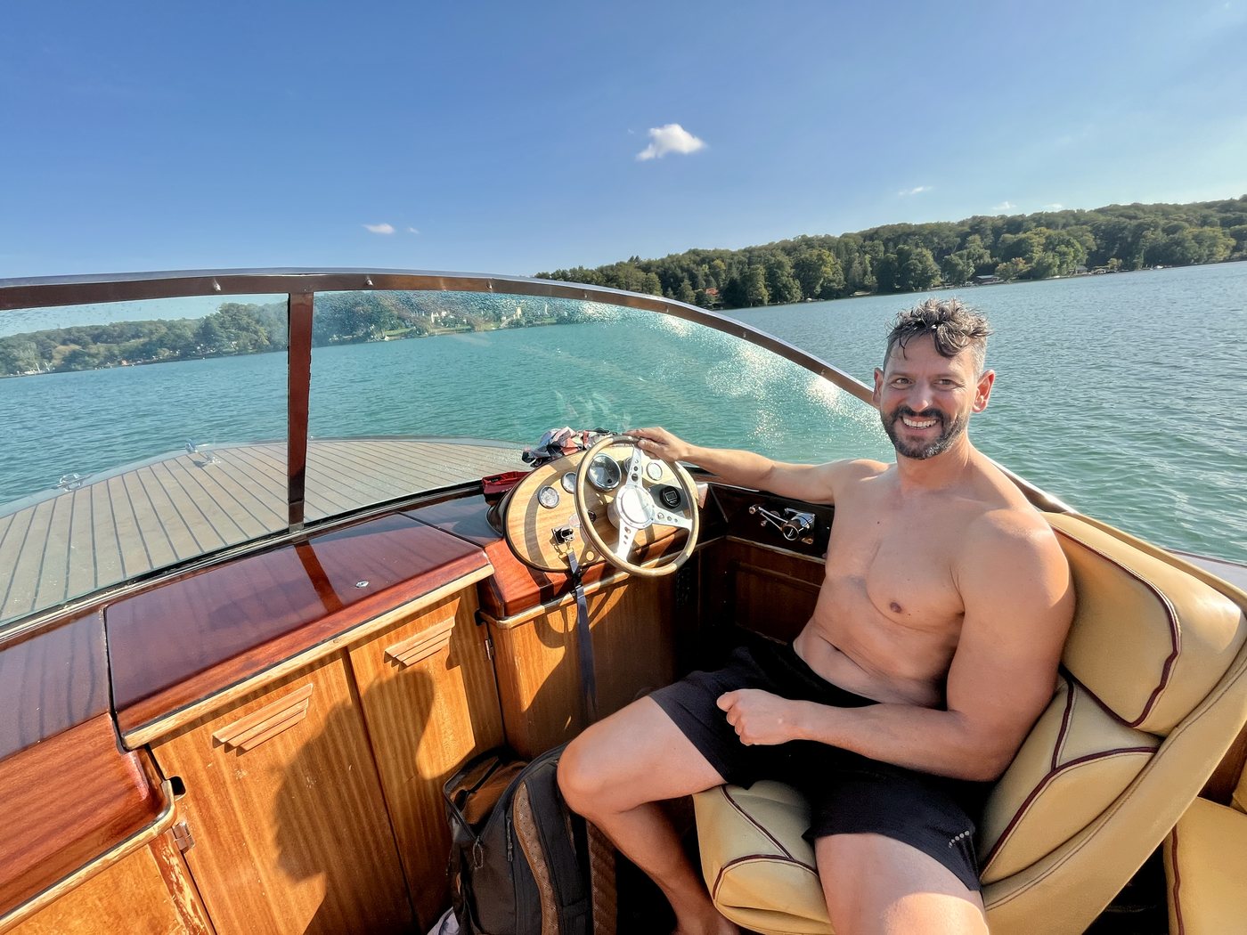Fahrt in einem klassischen Holzboot über den Werbellinsee